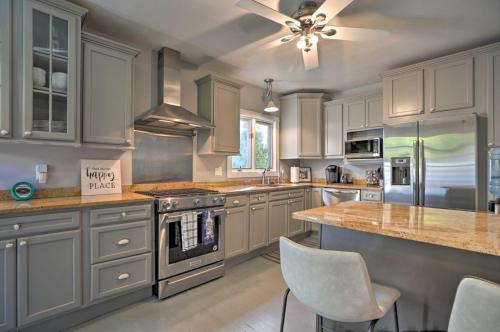 Dtwn Lake Geneva Home, Walk to Beach and Restaurants in Lake Geneva, USA