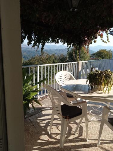 Casa MiraXurés con vistas a la Sierra del Xurés