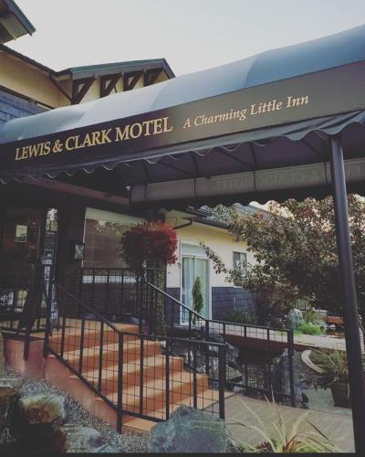 Three Forks Lewis & Clark Motel - image 2