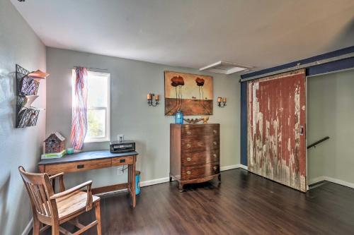 Stunning Golden Home with Deck about 35 Mi to Denver! in Golden, USA