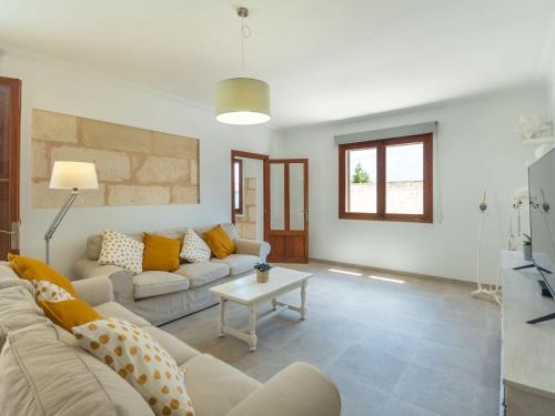  Beautiful holiday home in Sa Pobla with pool in Sa Pobla
