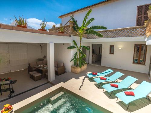  Beautiful holiday home in Sa Pobla with pool in Sa Pobla