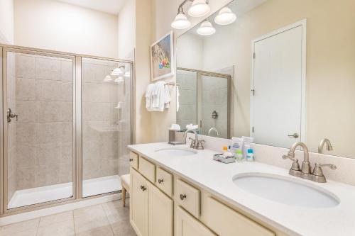 Cheery Cottage with Hotel Amenities Near Disney at Margaritaville 3075KL - main image