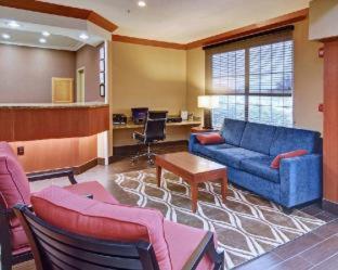 Comfort Suites Near Alliance