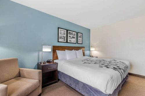 Sleep Inn & Suites Ames near ISU Campus - image 7