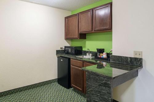 Quality Inn and Suites Harvey