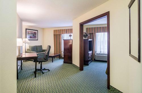 Quality Inn & Suites near I-80 and I-294