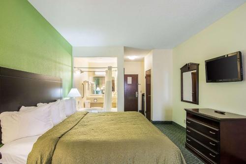 Quality Inn & Suites near I-80 and I-294