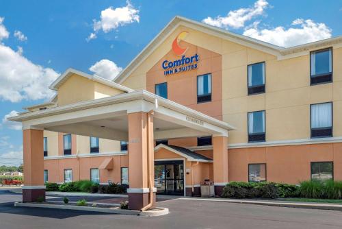 . Comfort Inn & Suites Muncie