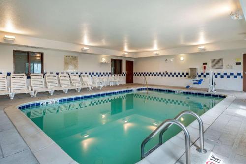 Comfort Inn & Suites Muncie Near University - 편의 시설/서비스