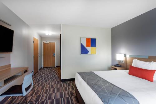 Microtel Inn & Suites by Wyndham Amsterdam