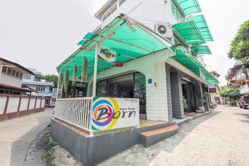 본 게스트하우스 - 출입구