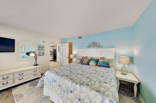 933BAYWA condo - image 7