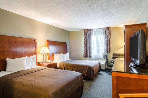 2 double beds