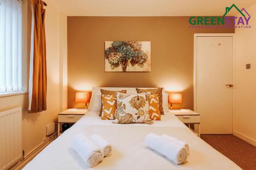 The Penthouse Newquay by Greenstay Serviced Accommodation - Stunning 3 Bed Apartment - Ideal for Families Contractors and Relocations -Parking  Netflix Wi-Fi & Close To All Beaches - image 2