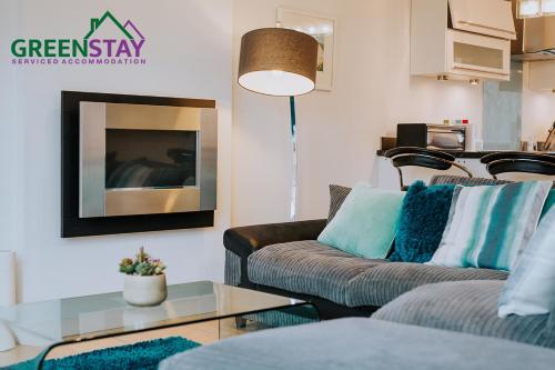 The Penthouse Newquay by Greenstay Serviced Accommodation - Stunning 3 Bed Apartment - Ideal for Families Contractors and Relocations -Parking  Netflix Wi-Fi & Close To All Beaches - main image