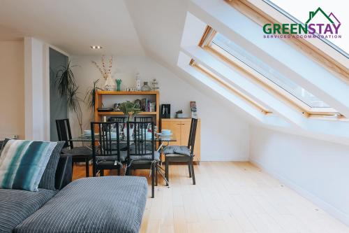 The Penthouse Newquay by Greenstay Serviced Accommodation - Stunning 3 Bed Apartment - Ideal for Families Contractors and Relocations -Parking  Netflix Wi-Fi & Close To All Beaches - image 11