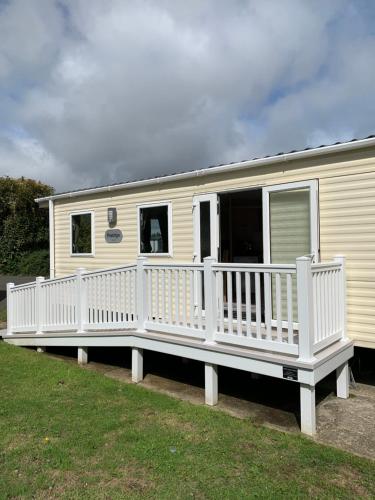 Entrada, Accessible Wheelchair Friendly Caravan, LG24, Shanklin, Isle of Wight in Lake South