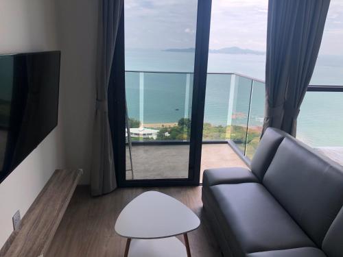 Andromeda Seaview Condo Near Beach