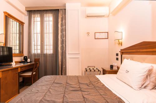 Hotel Touring - image 6