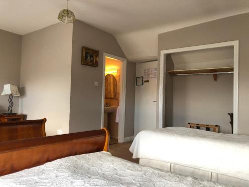 Harveys Guest House - image 4