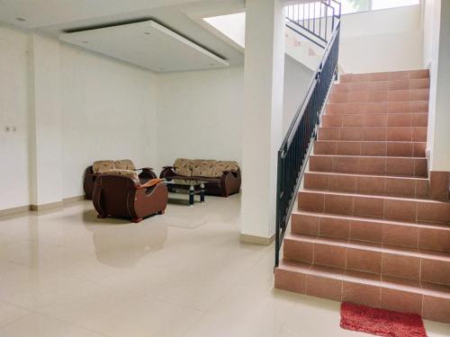 RedDoorz At Artomoro Guest House – Sleman, MN