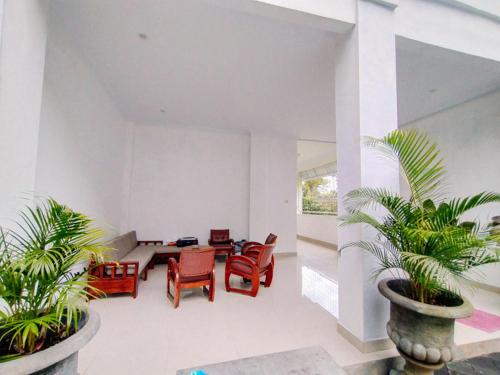 Exterior view, RedDoorz @ Artomoro Guest House near Rsud Sleman