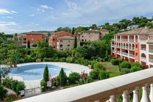 Studio with Sleeping Alcove and Terrace or Balcony (4 People)