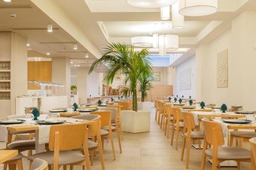 餐廳, Albatros Beach Hotel in 萊托揚尼