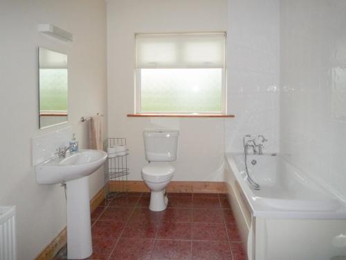 Madams Hill House Killarney - image 9