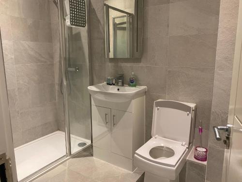 Central Milton Keynes Hub Two bedroom & two bathrooms serviced apartment