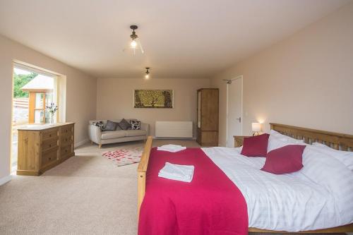 Hendy - First Floor Apartment, Moelfre (photo 10)