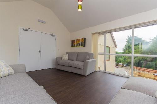 Hendy - First Floor Apartment, Moelfre (photo 9)