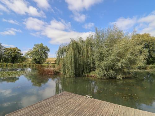 Willow Lodge At Bridge Lake Farm & Fishery