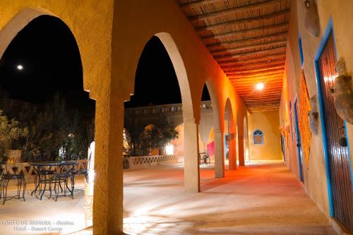 Porte De Sahara Ouzina in Ouzina