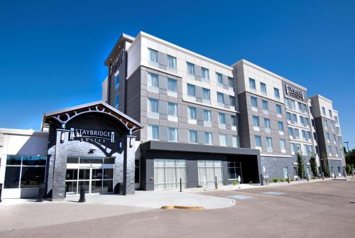 스테이브리지 스위트 레드 디어 노스 바이 IHG - 숙소 외관