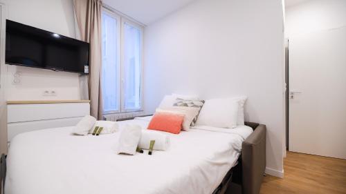 Cosy home in Paris Center - With AC - image 14
