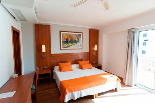 Mix Colombo Mix Colombo is a popular choice amongst travelers in Sa Coma, whether exploring or just passing through. The hotel has everything you need for a comfortable stay. Take advantage of the hotels 24-hour