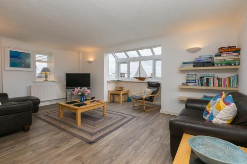 1 Stones Court, St Ives, Cornwall