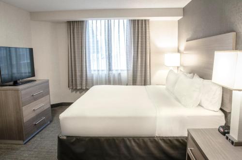 Holiday Inn Fargo an IHG Hotel - image 12