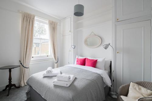 Picture of Stylish Sloane Square Home Close To Victoria By Underthedoormat