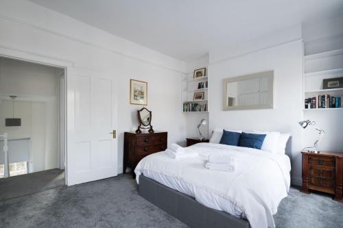 Picture of Stylish Sloane Square Home Close To Victoria By Underthedoormat