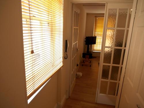 Mayfair Flat - image 12