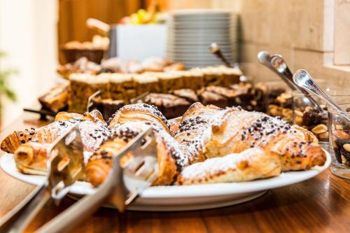 273613450 Holiday Inn Budapest-Budaörs by IHG
