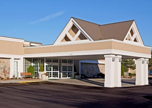 . enVision Hotel & Conference Center Mansfield-Foxboro