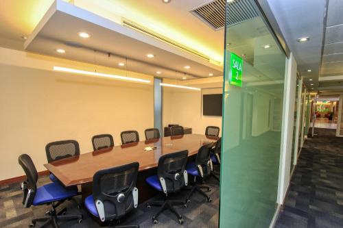 273615569 Holiday Inn Leon by IHG