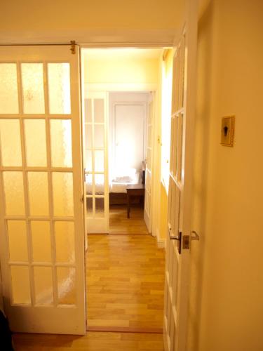 Mayfair Flat - image 6