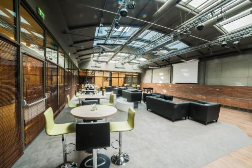 273618858 Holiday Inn Krakow City Centre by IHG