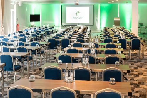 Holiday Inn Birmingham M6 J7 an IHG Hotel - image 7