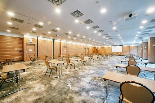 273618970 Holiday Inn Krakow City Centre by IHG